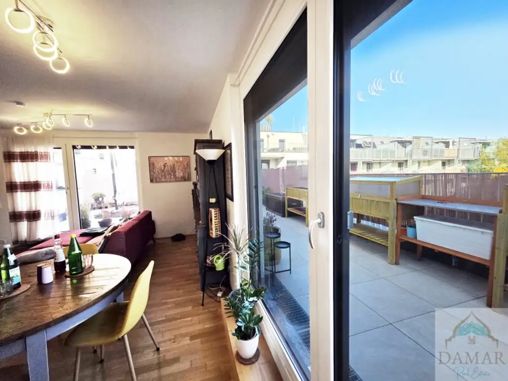 Traumhafte 4-Zimmer-Dachgeschoßwohnung mit großer 65m² Terrasse und Garagenplatz in 1220 Wien – Jetzt zugreifen!