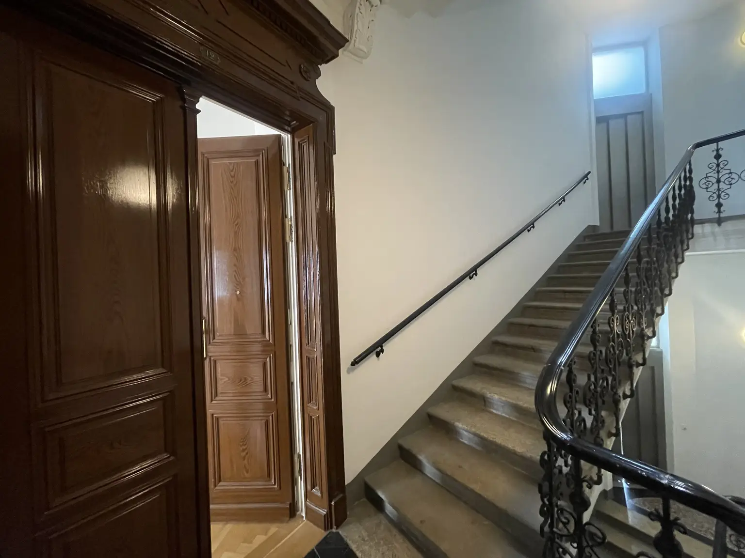 Top-Lage beim Stephansplatz: Ansprechende, charmante Altbauwohnung im stilvollen Haus