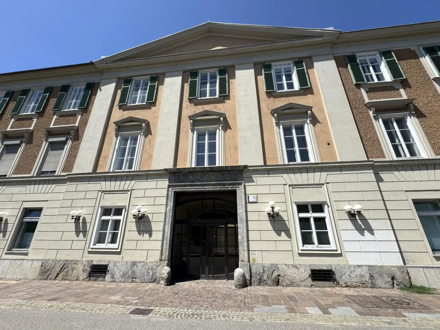 Altbaucharme in ausgezeichneter Innenstadtlage