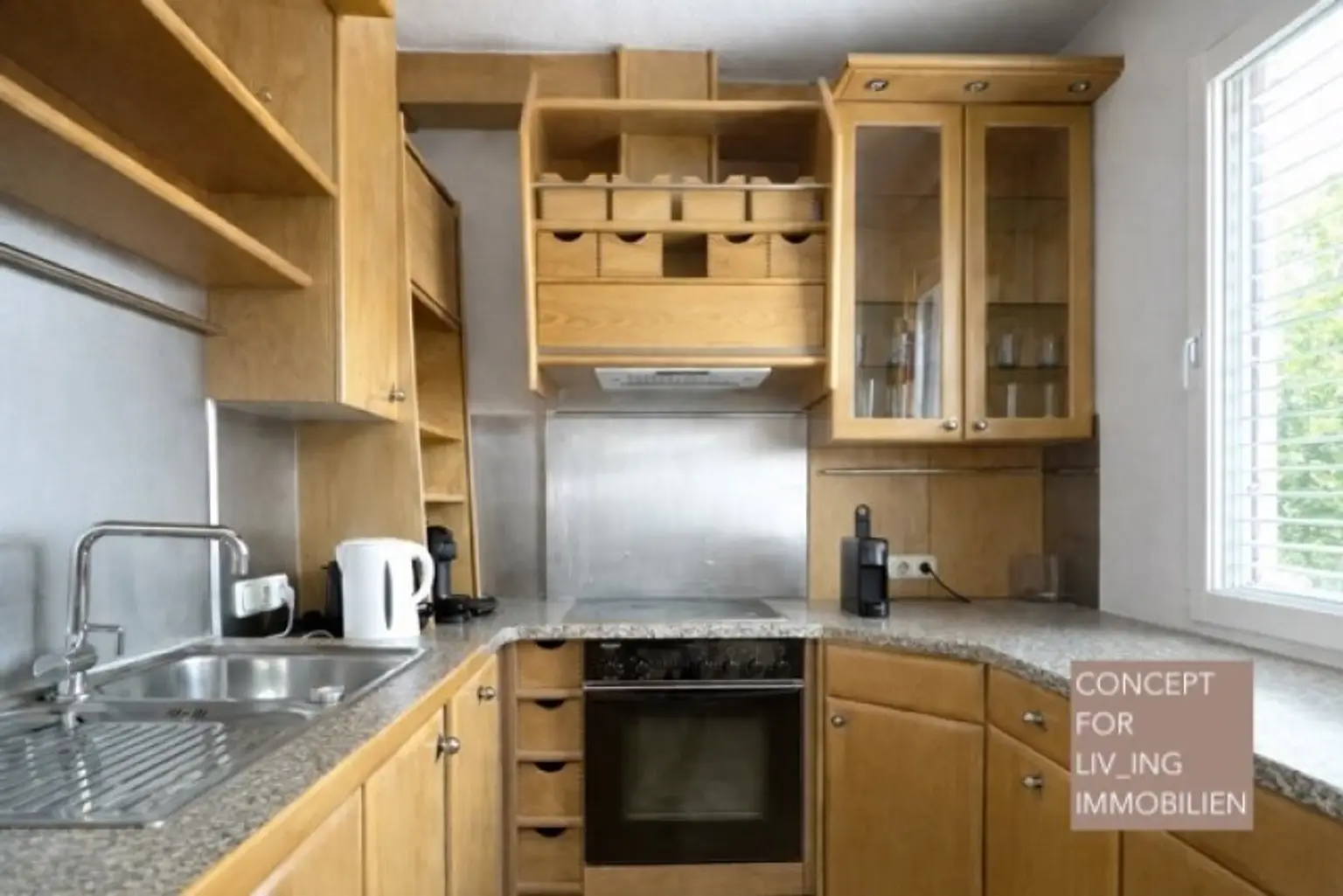 Grünblick. Südseitige 4 Zimmer-Wohnung plus Wintergarten nahe Wörthersee. Keller. Garage. WG-Eignung. Vermietet bis 03/2027.