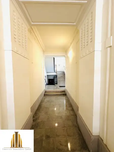 Top-Lage - 3. Liftstock! Renovierungsbedürftige Garconniere