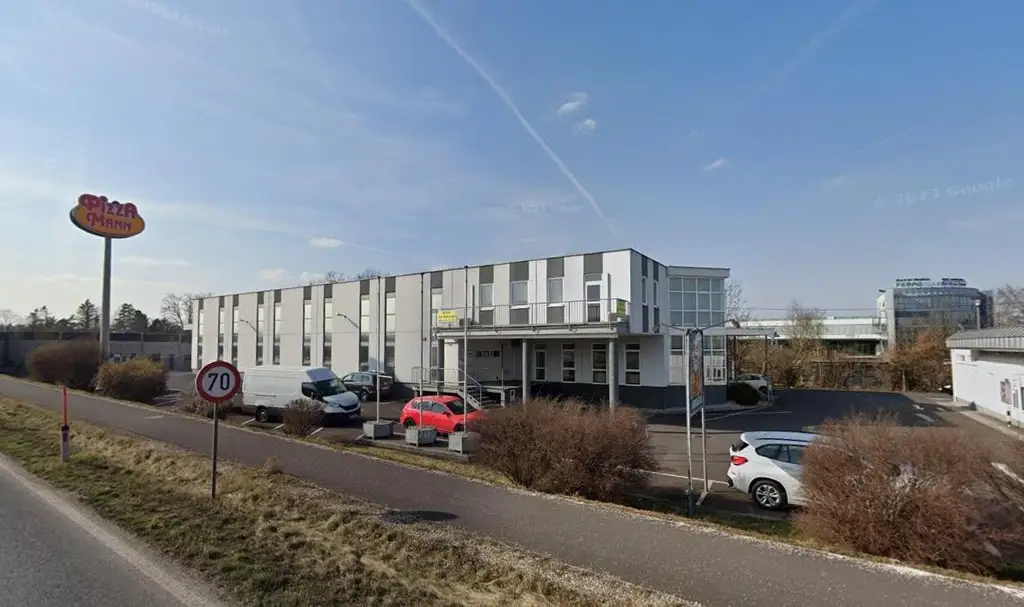 2 Büroflächen in Traun direkt an der B 1 zu vermieten    175 m2 und 170 m2