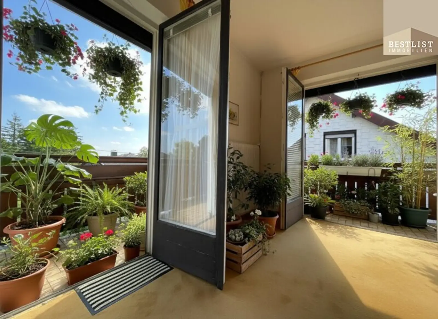 7 Zimmer Haus in Gainfarn - innen mit Renovierungsbedarf