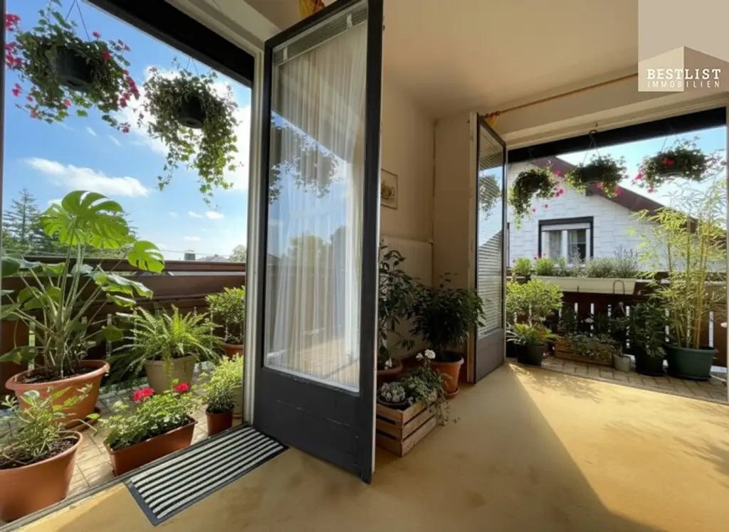 7 Zimmer Haus in Gainfarn - innen mit Renovierungsbedarf