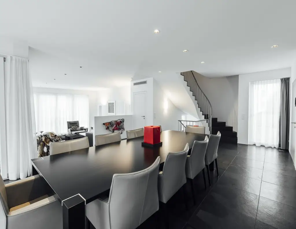 Stilvolles Wohnen in Toplage am Bodensee - Elegante Villa mit beeindruckender Architektur