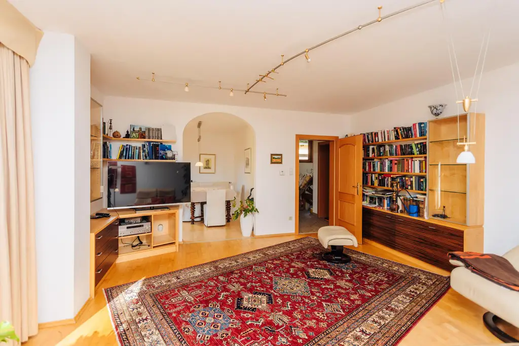 Großzügiges Einfamilienhaus mit Schwimmteich in Weinitzen - ländliche Geborgenheit trifft modernen Wohnkomfort