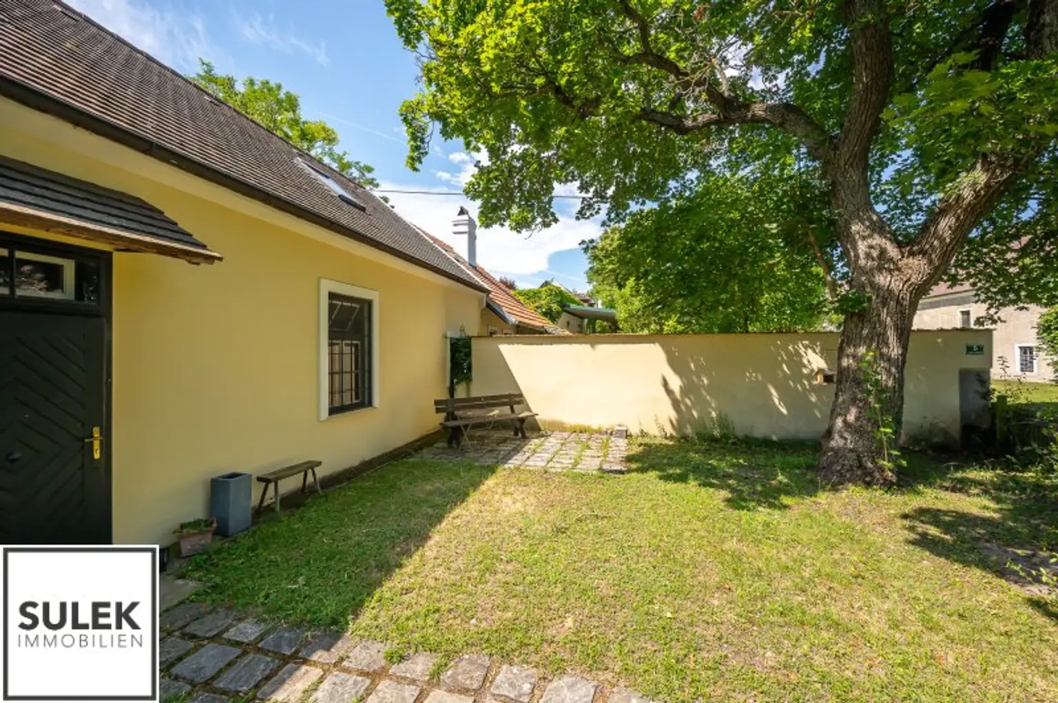 charmantes Einfamilienhaus mit dazugehöriger Einliegerwohnung in Petronell - ab 1.11.2025