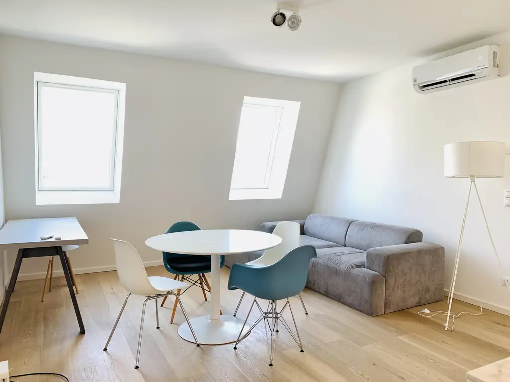 Chic & cosy- Dachgeschoßwohnung beim AKH
