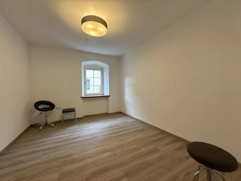 Büro/Praxis im Zentrum von Jenbach zur Miete