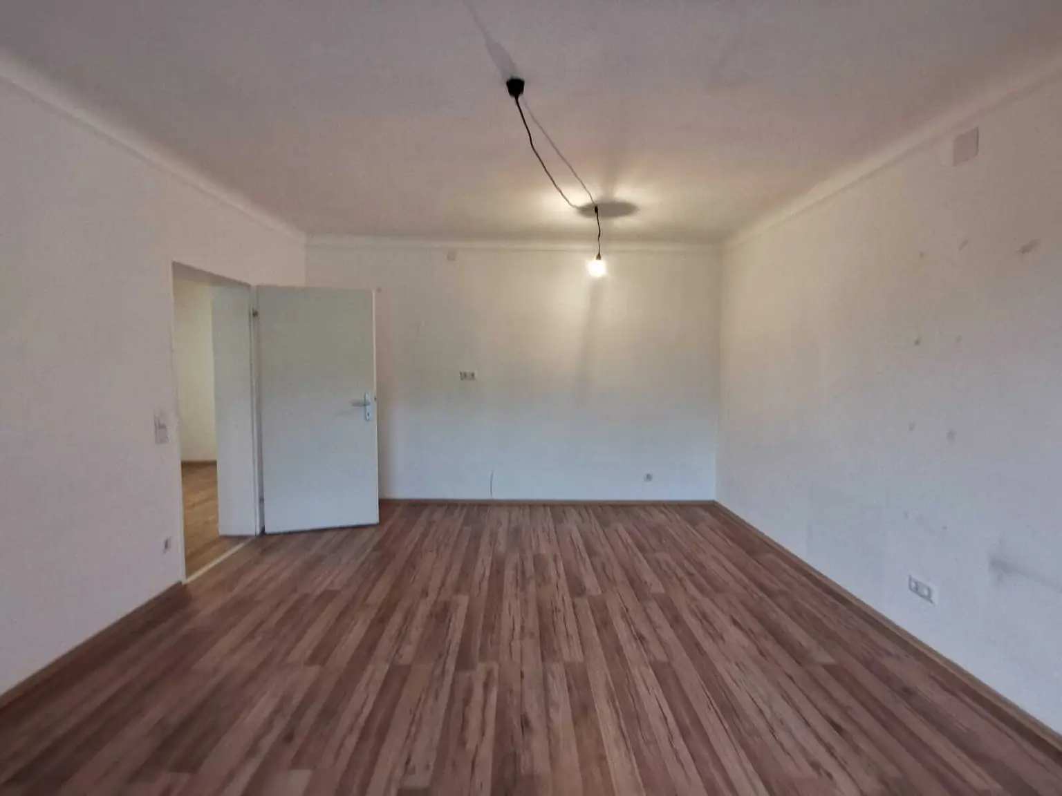 Sonnige 3 Zimmer Wohnung mit Gartenbenützung