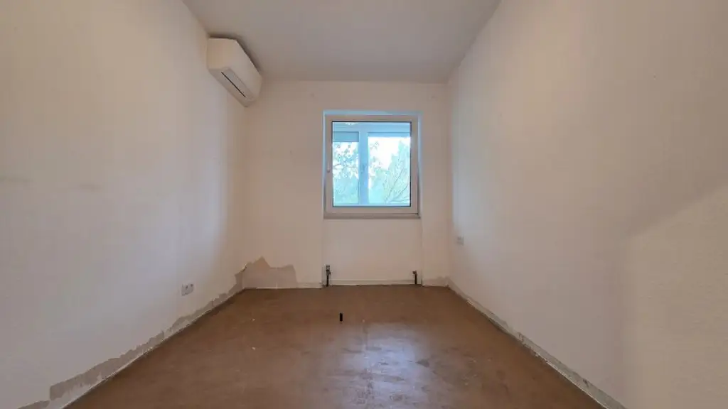 Charmante 3-Zimmer-Wohnung in 1100 Wien – Ihre Sanierungschance mit Loggia * KFZ Garagenplatz * Sauna