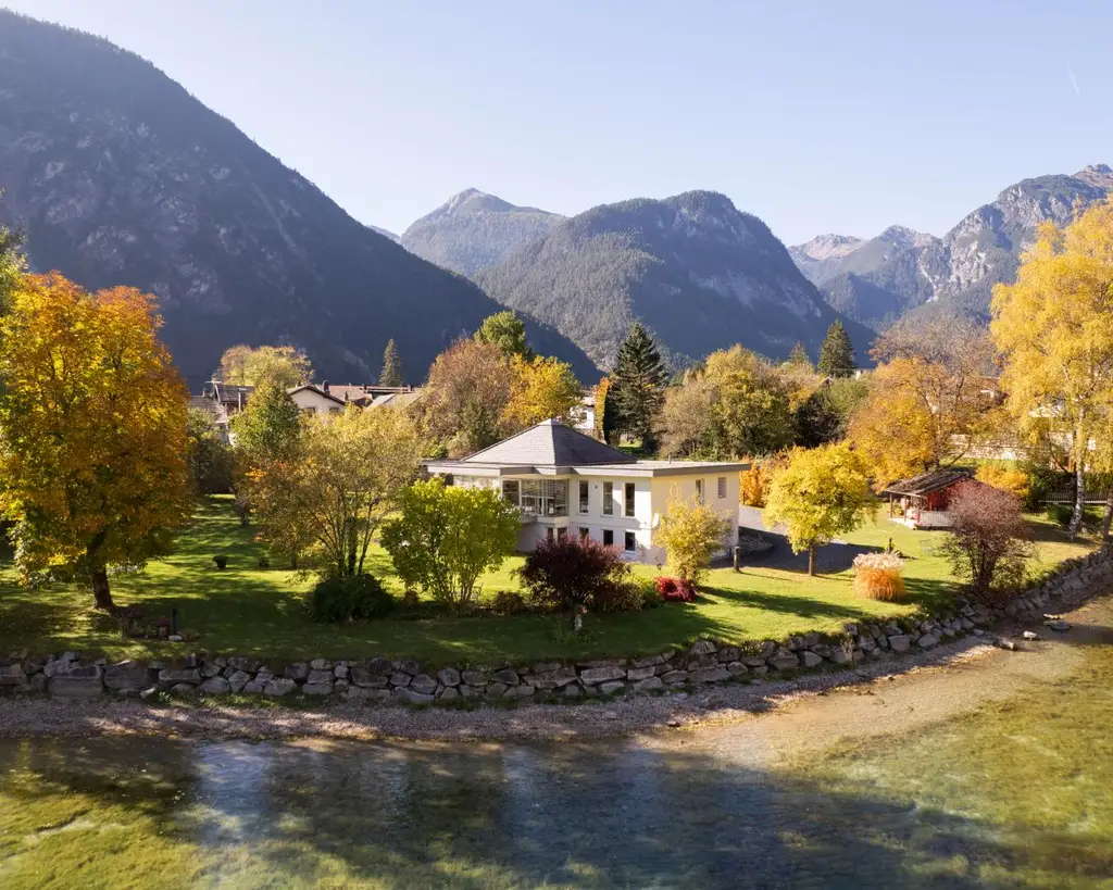 NEU!   Ein Haus am See - das besondere Juwel in ruhiger Bestlage