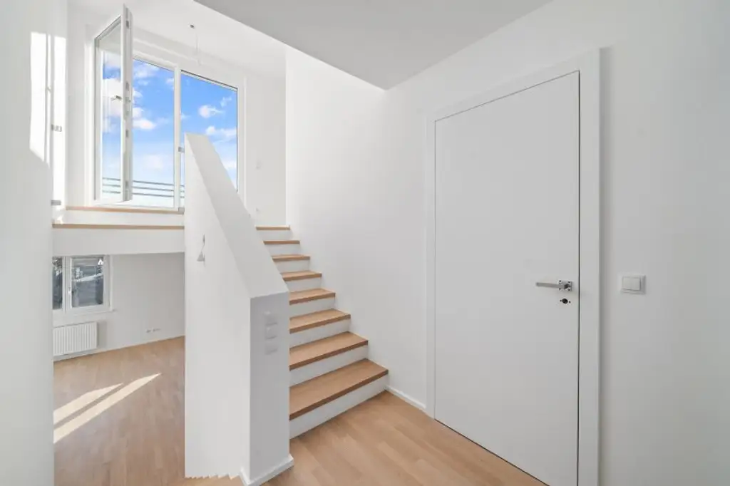 Generalsanierte Eigentumswohnung auf drei Ebenen mit zwei Terrassen - Gegenüber Sofiensäle