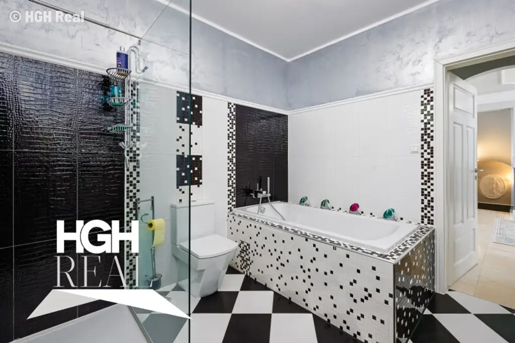 2405 Bad Deutsch-Altenburg Stilvoll wohnen - modernisiertes Einfamilienhaus im Bungalow-Stil inkl. Fitness- und Wellnessbereich
