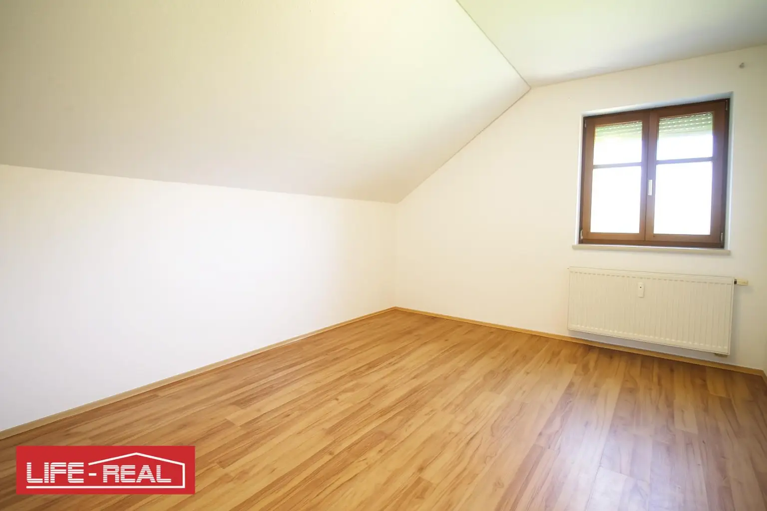 Kapitalanlage oder neues Zuhause! Großzügige 3,5-Zimmer-Wohnung mit Blick ins Grüne
