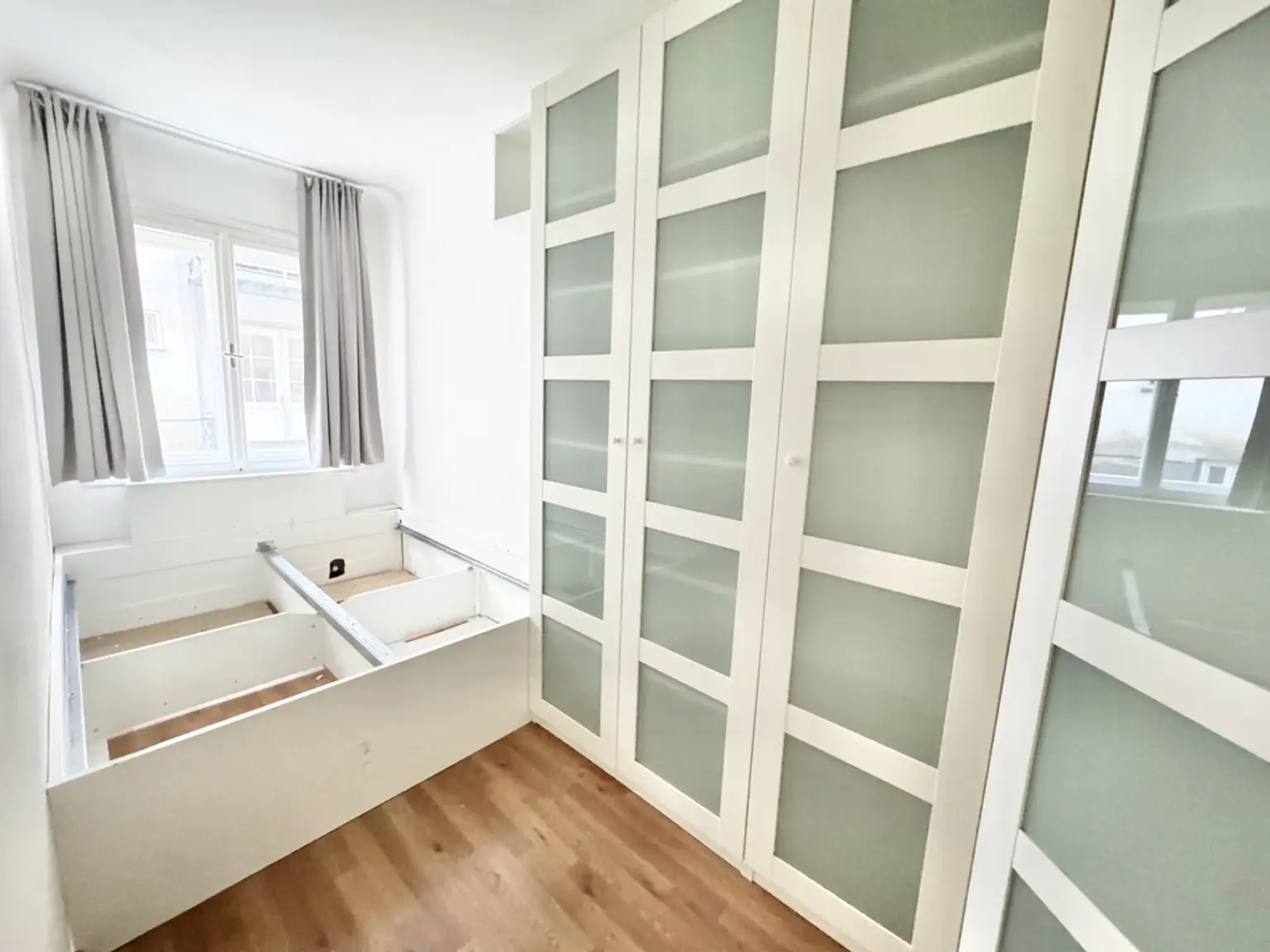 TOP-RUHELAGE | 4 ZIMMER | KOMPLETT HOFSEITIG | U-BAHN-NÄHE