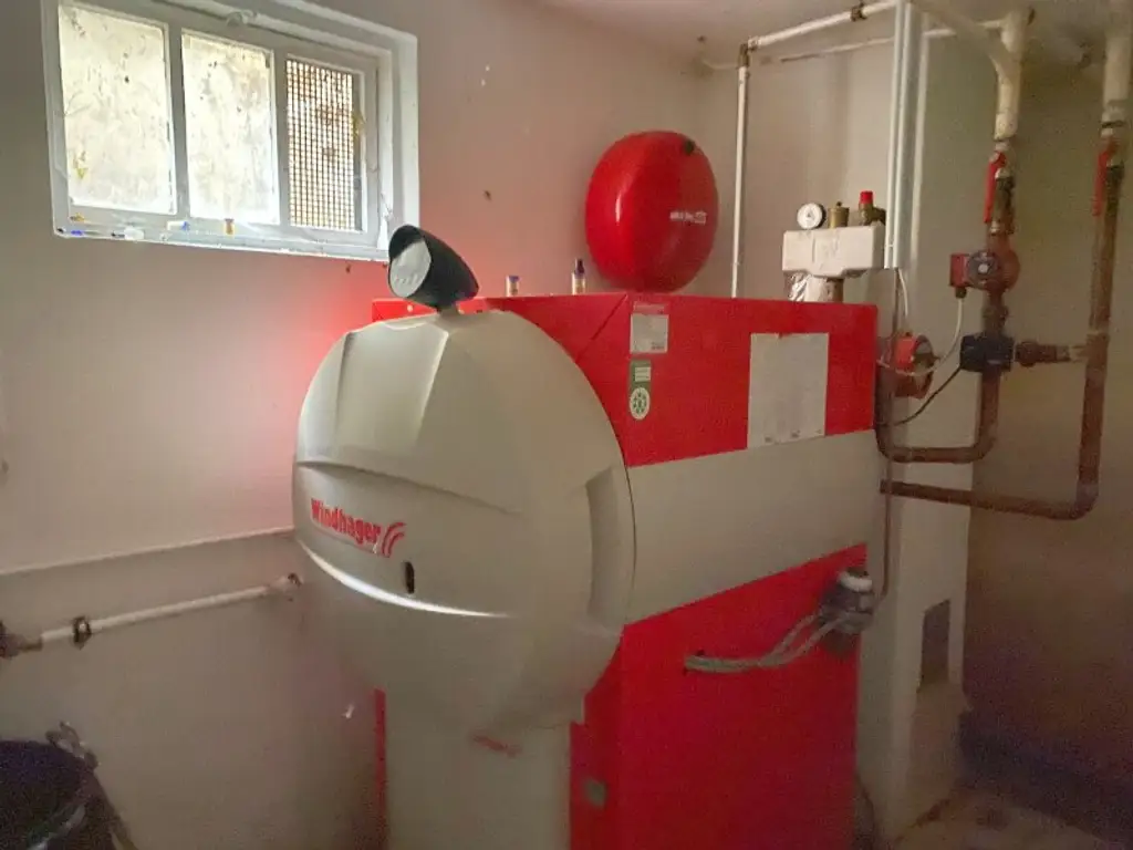 HAUS zu SANIEREN mit GARTEN im Wienerwald