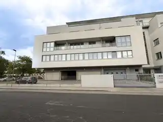 09