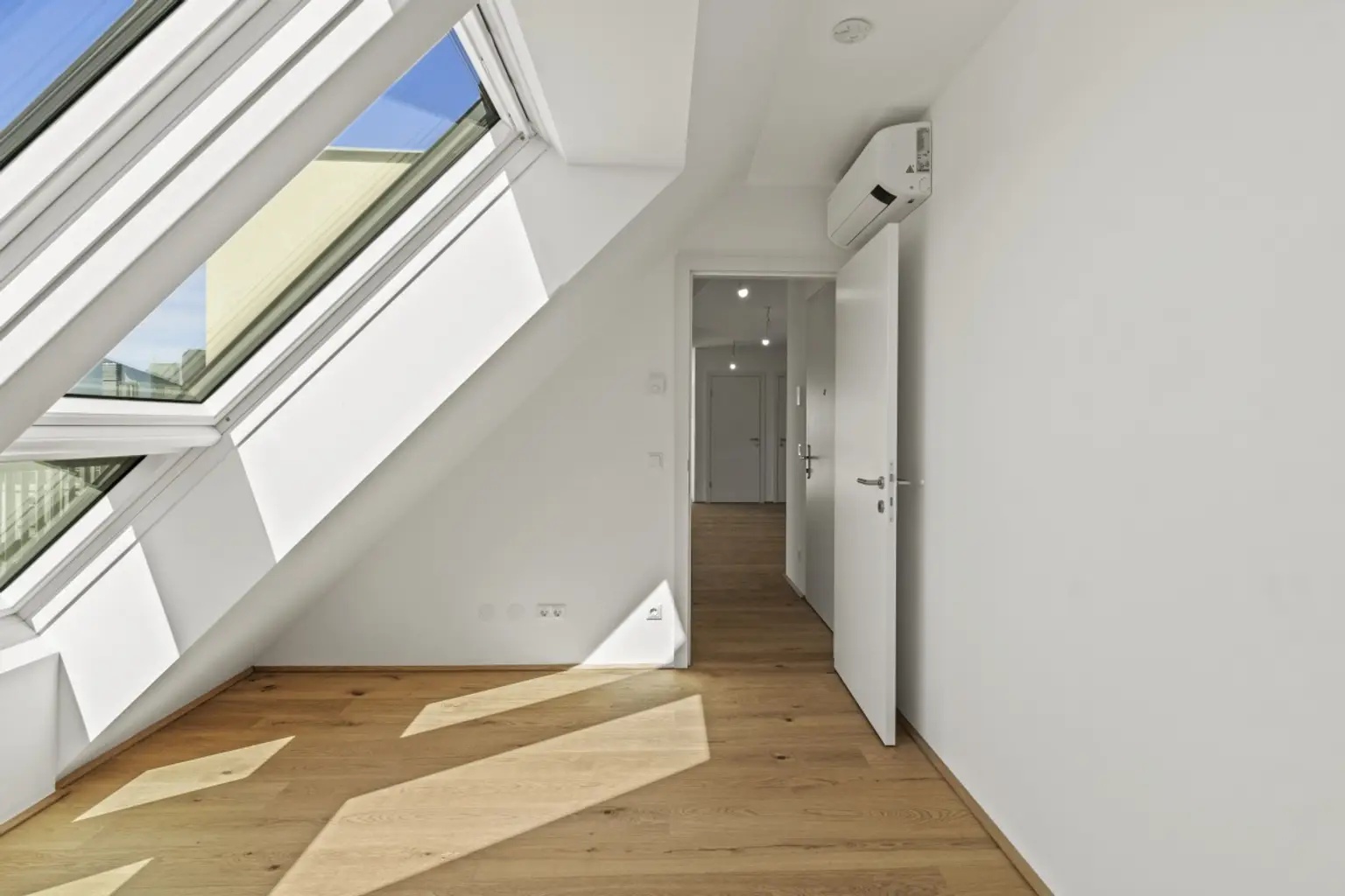 E | ++ OBEN IST ES AM SCHÖNSTEN ++ im PROJEKT KARL74 | Prima Service Immobilien