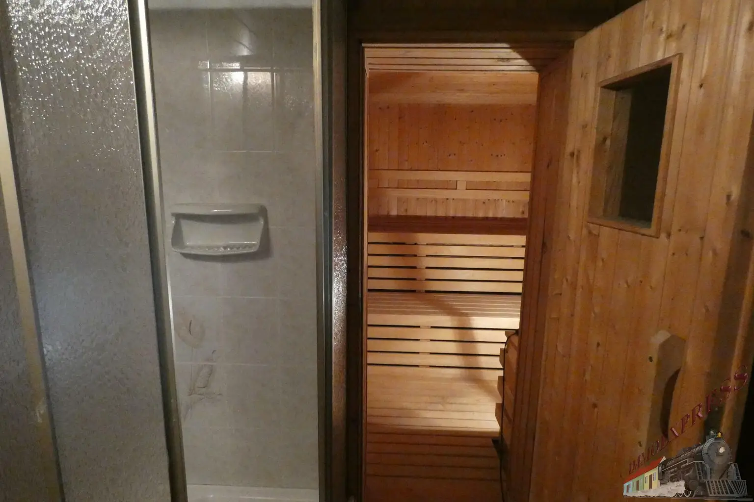 Wunderschöner Familienwohnsitz mit großem Garten, auf 2 Parzellen teilbar  ( PREISREDUZIERT)