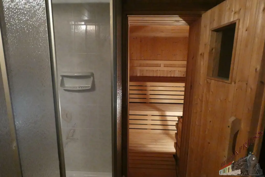 Wunderschöner Familienwohnsitz mit großem Garten, auf 2 Parzellen teilbar  ( PREISREDUZIERT)