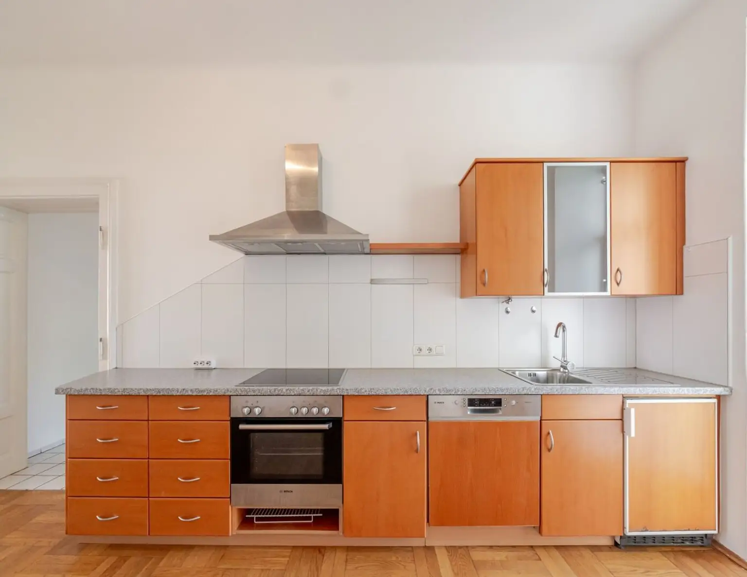 Charmante Altbauwohnung in Top-Innenstadtlage am Augarten mit großem Balkon