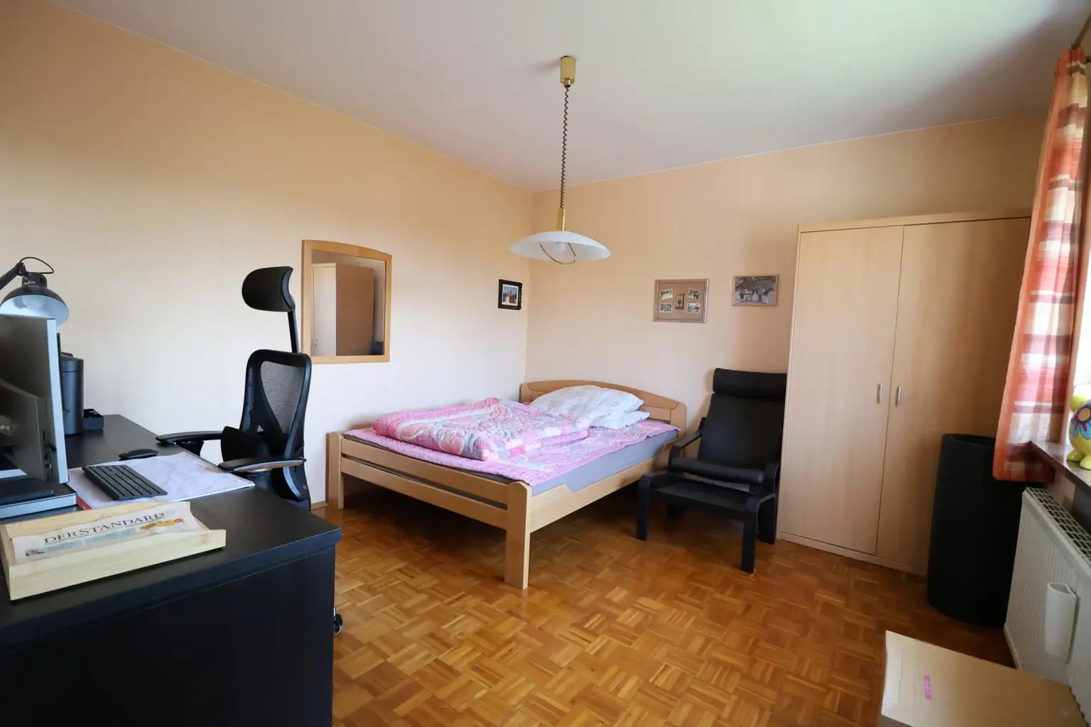 Schlafzimmer EG