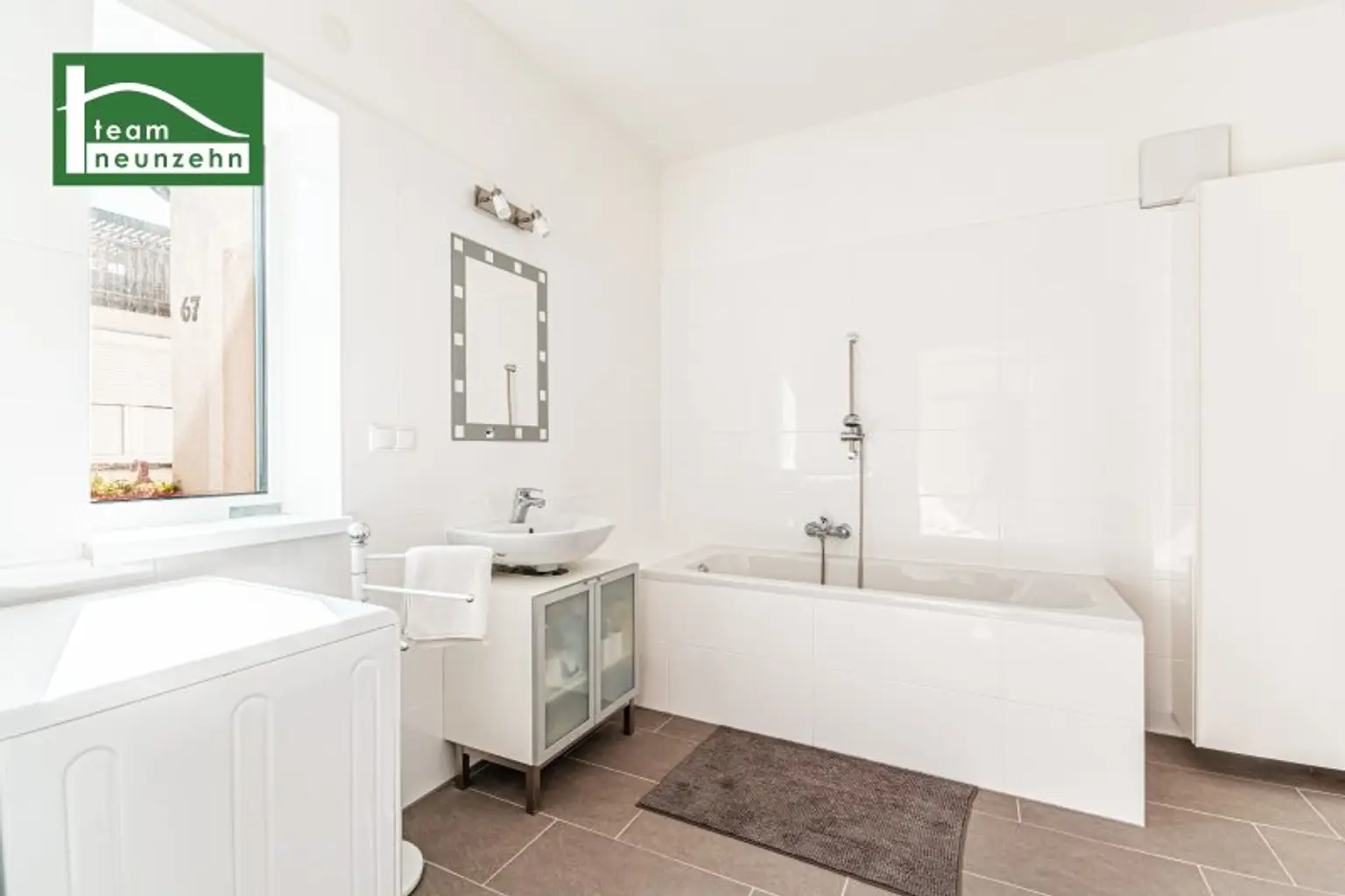 EIGENBEDARF ODER INVESTMENT MIT ca. 3,5% RENDITE! SEHR GUTER ZUSTAND! SANIERTE & MÖBLIERTE DACHGESCHOSS-WOHNUNG INKL. KÜCHE! SOFORT BEZIEH- ODER VERMIETBAR!