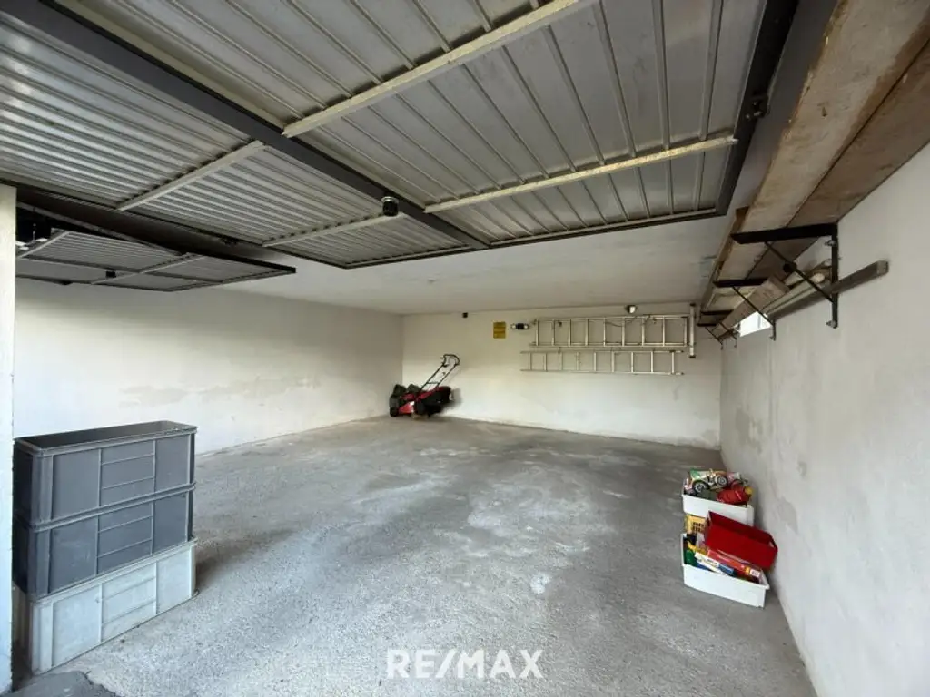 *** Gemeinschaftsprojekt oder Investment? Zwei Häuser, sechs Stellplätze, großes Grundstück in Toplage! ***