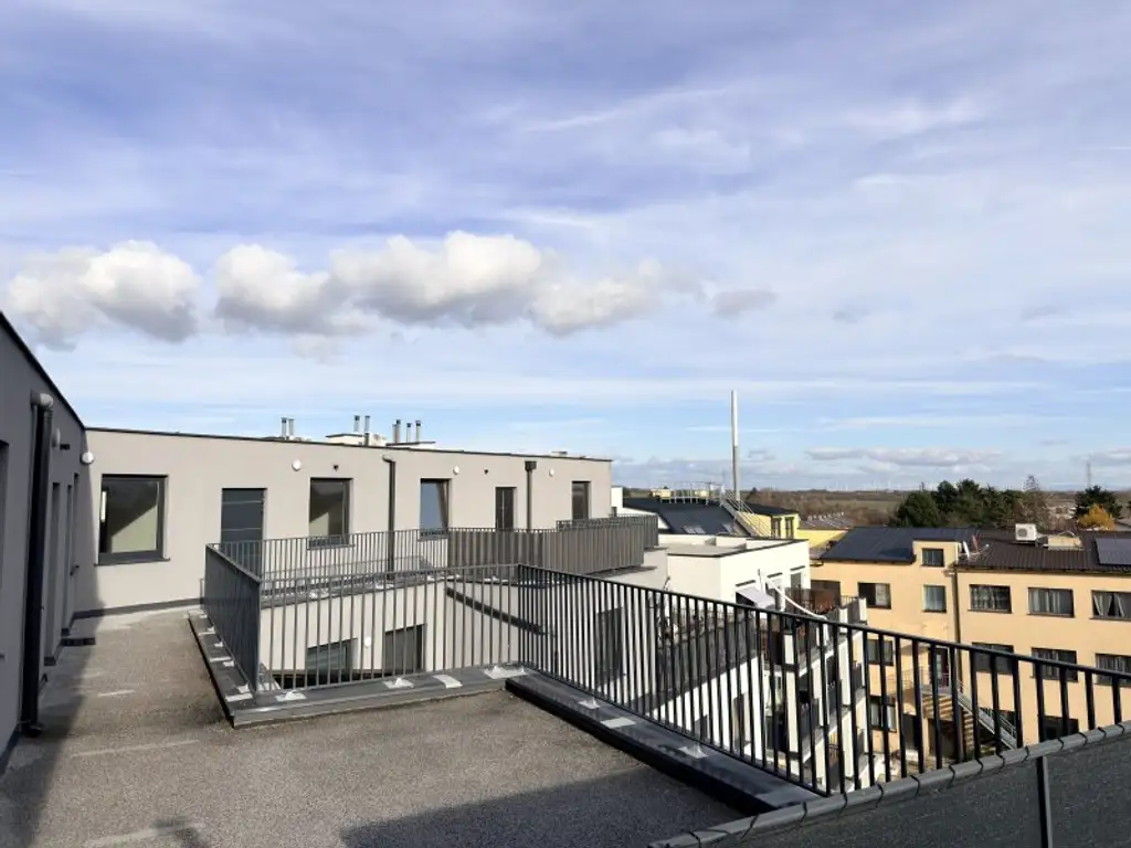 Terrassentraum -  3 Zimmer klimatisierte Dachgeschosswohnung - ohne Dachschrägen - mit 28 m2 Terrasse - Baujahr 2021 TOP 39 - PREIS Inkl. Heizung