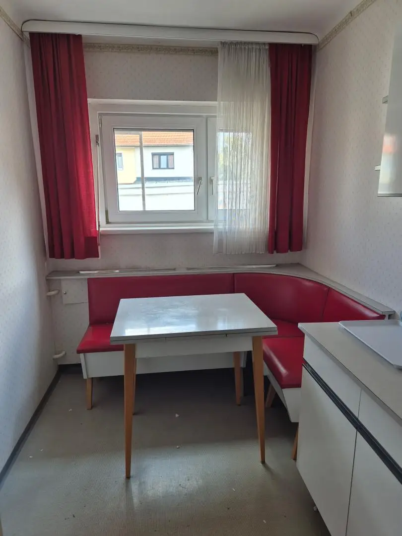 Renovierungsbedürftiges Mittelreihenhaus