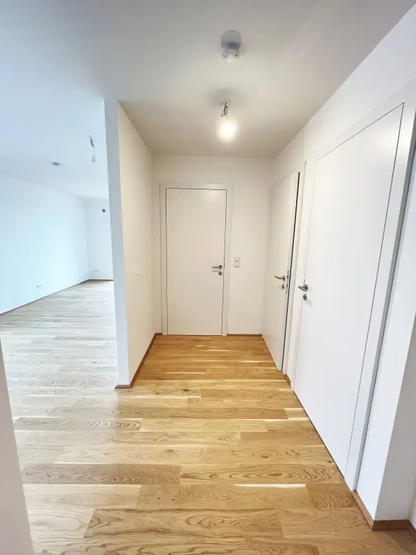 BEL ATRIUM - Moderne 2-Zimmer-Wohnung mit Balkon
- in der Klenaugasse