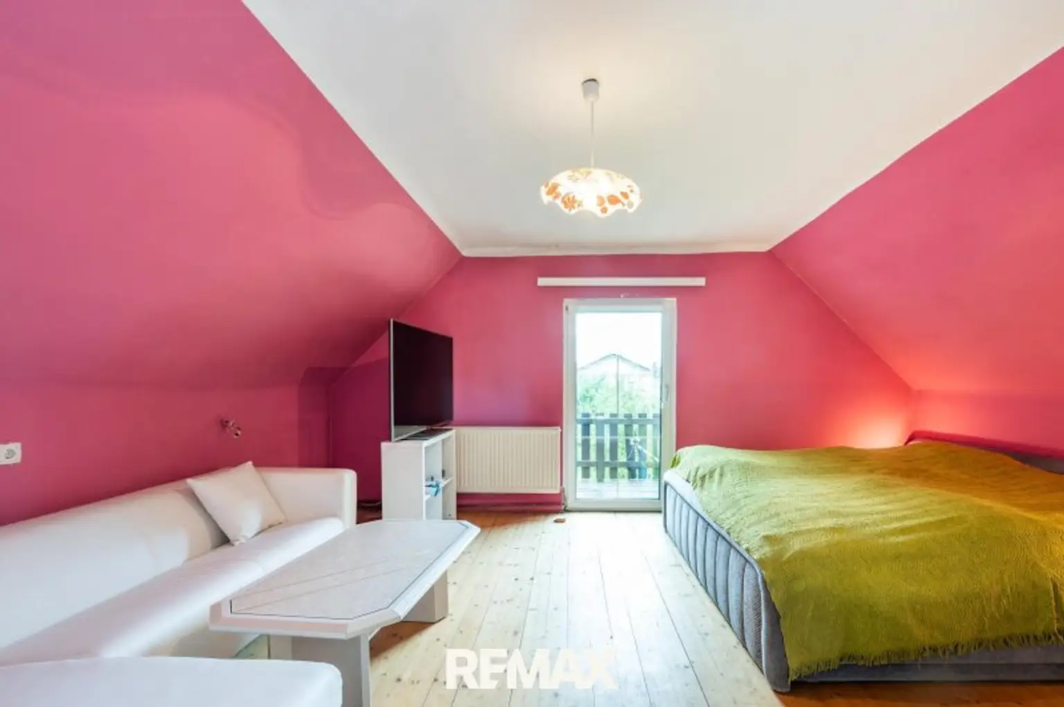 Schlafzimmer OG mit Balkon