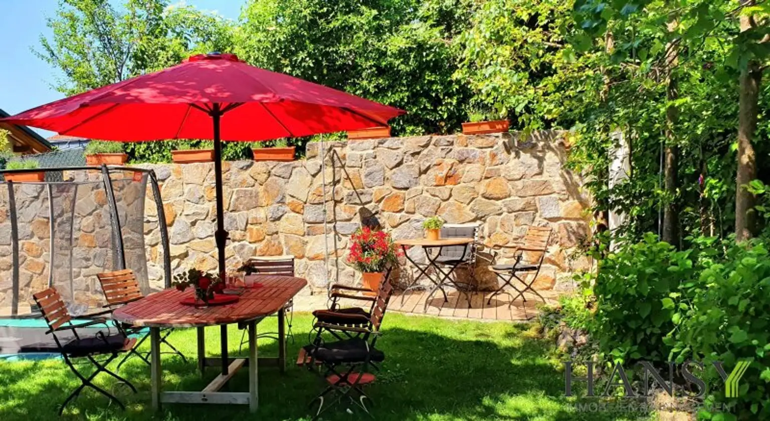 Elegante Villa in Best-Lage von Baden: Modernisiert, Garten & Terrasse