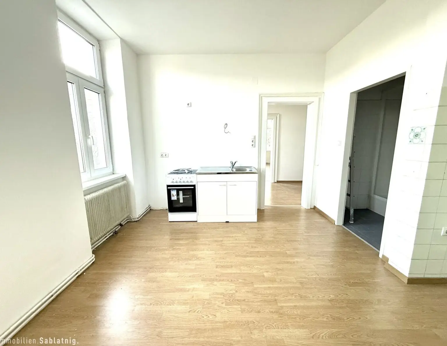 CHARMANTE ETAGENWOHNUNG! Modern, komfortabel & bestens angebunden!