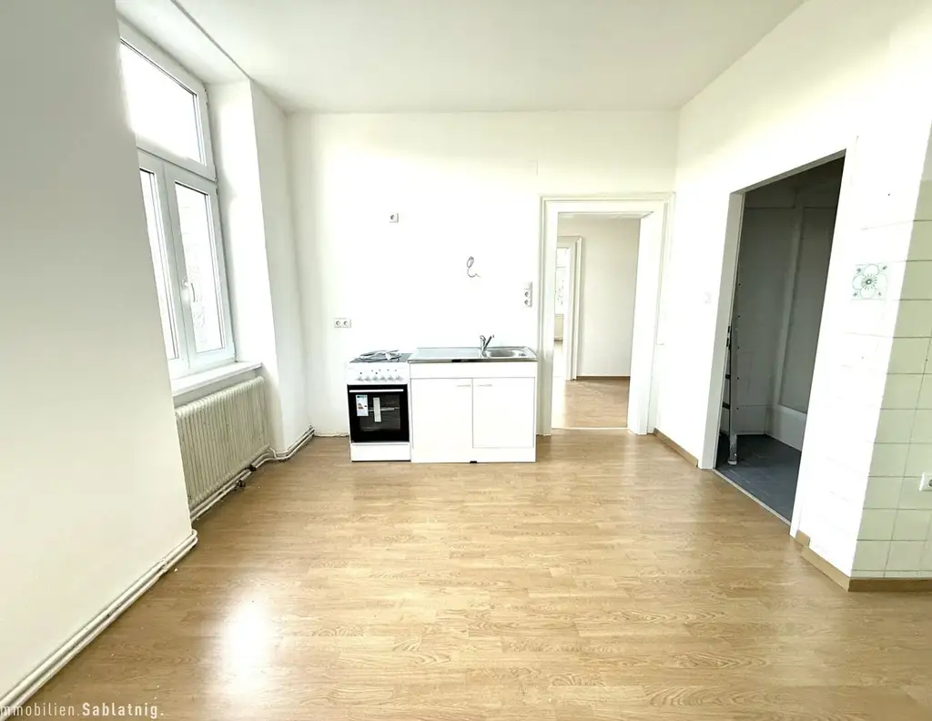 CHARMANTE ETAGENWOHNUNG! Modern, komfortabel & bestens angebunden!