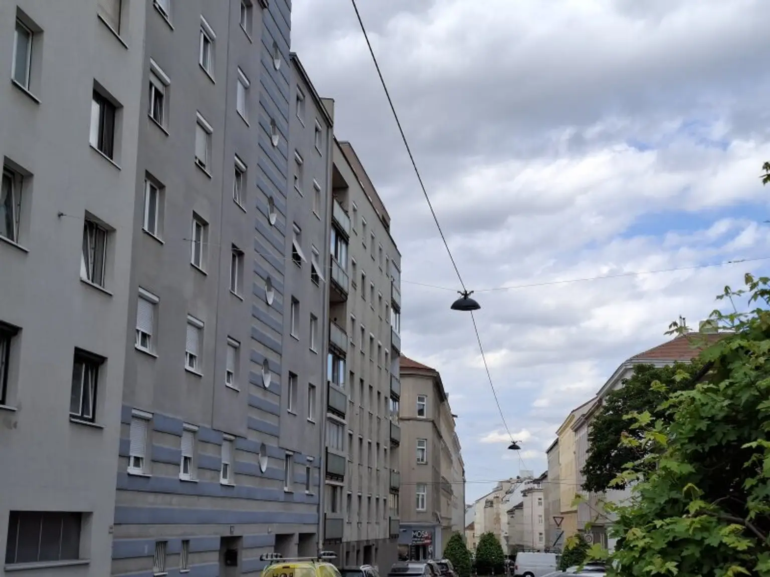 3 ZIMMER  WOHNUNG - HELL und RUHIG ab 01.10.2025