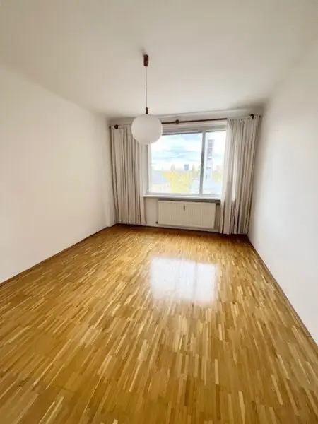 Praternähe/Donaukanal! 96 m2 - gut aufgeteilte 3 Zimmer-Wohnung, extra Küche!