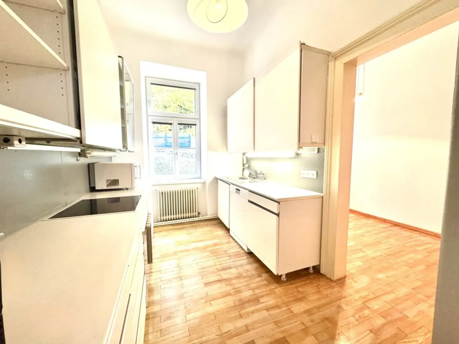 Beletage in Waldrandlage, große Terrasse, Gartennutzung, Carport, energieeffizient, Grünblick