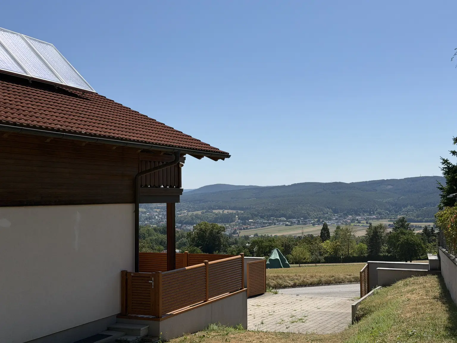 Solaranlage am Dach, Zugang Terrasse