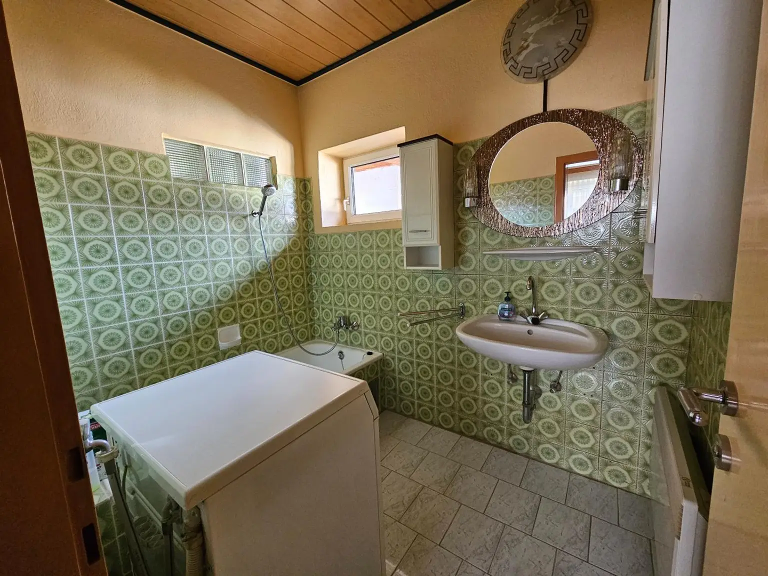 Gepflegtes Haus mit Stadel und Nebenräumen