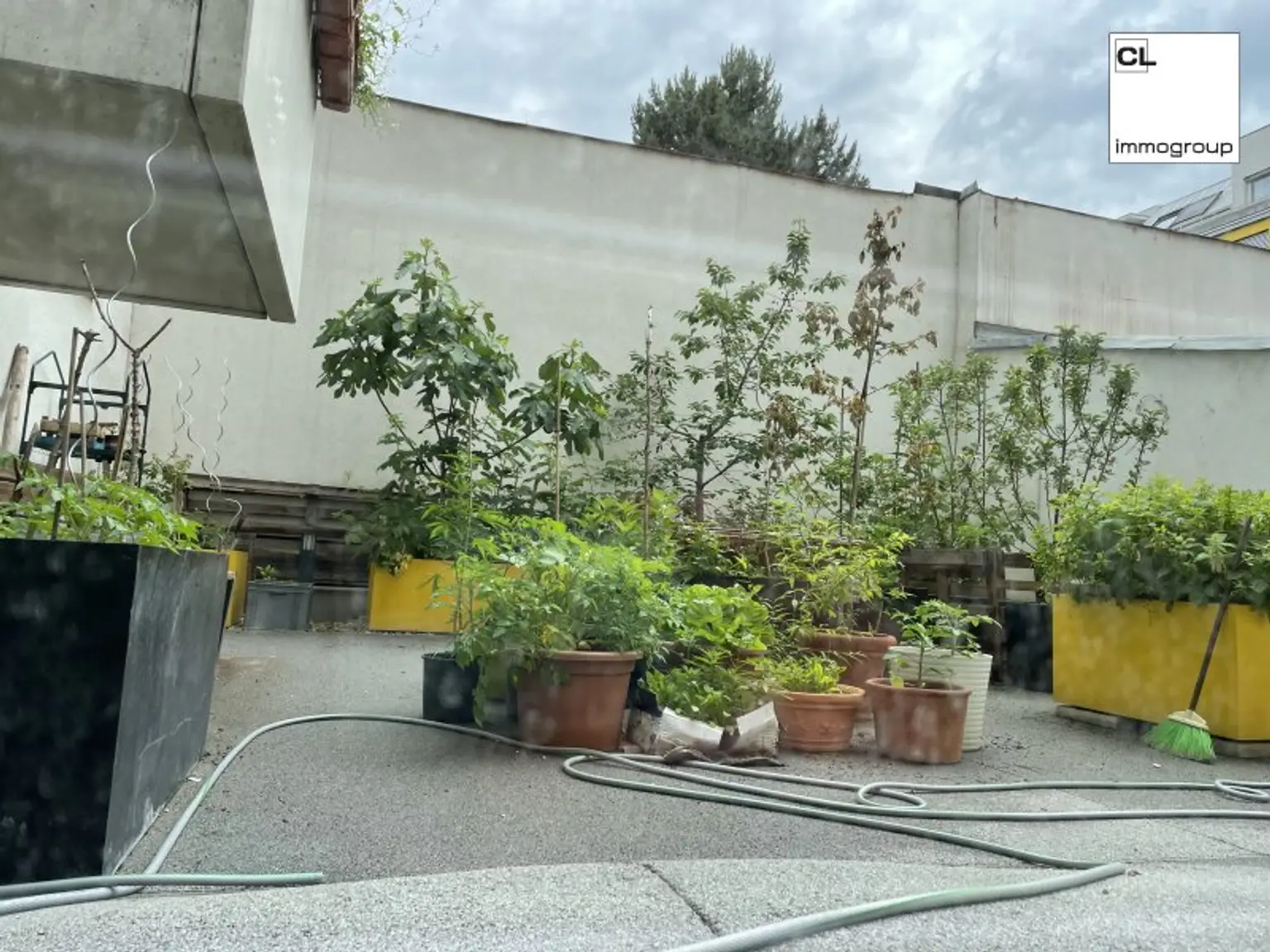 Beautiful and furnished 107 m² 4 room apartment with terracce for rent in 1210 Vienna located directly at the Obere Alte Donau!