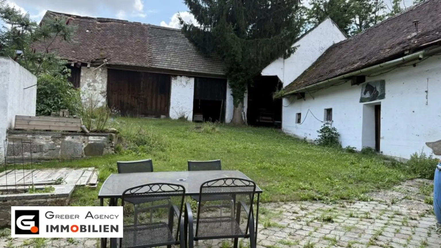 Vierkanthof mit Brunnen, Photovoltaik & großem Garten – Ein Selbstversorger-Hit!