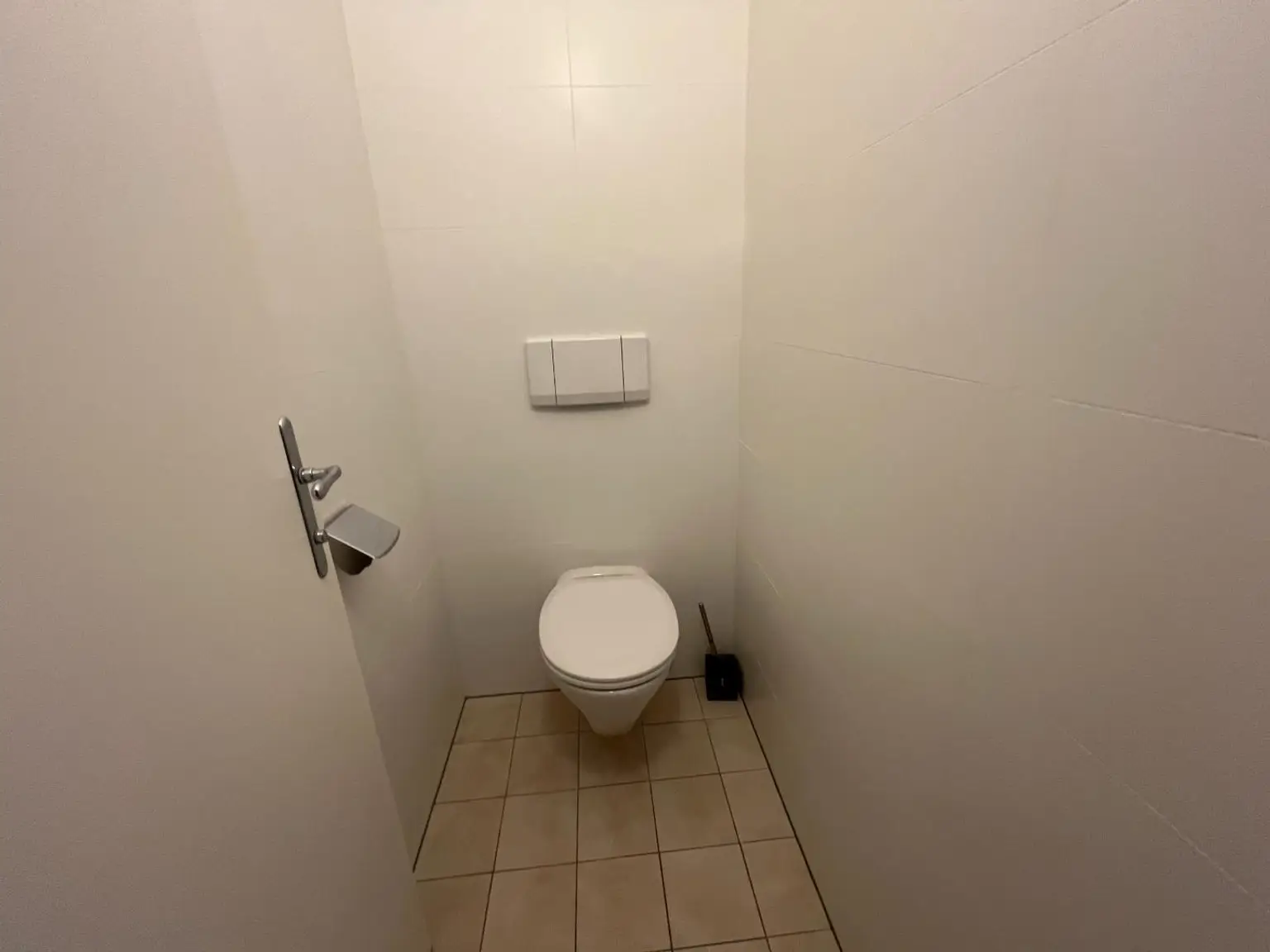 separates WC