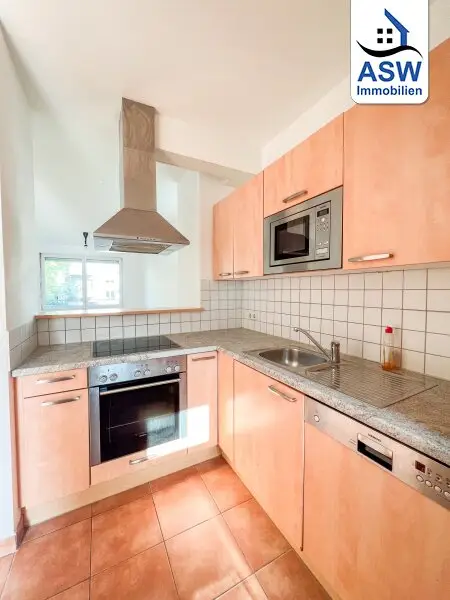 Schöne 2,5-Zimmerwohnung inklusive Küche mit schöner Loggia