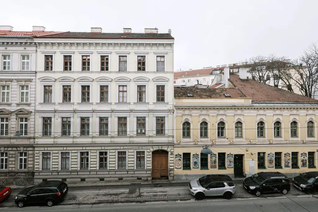 Sehr gepflegte 2 Zimmer Altbauwohnung in sehr guter zenraler Lage von Döbling!
