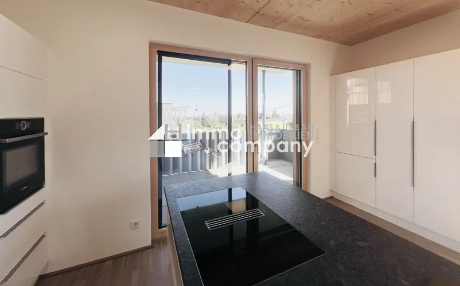 Moderne und neue Wohnung mit schöner Aussicht + Balkon und Terrasse!