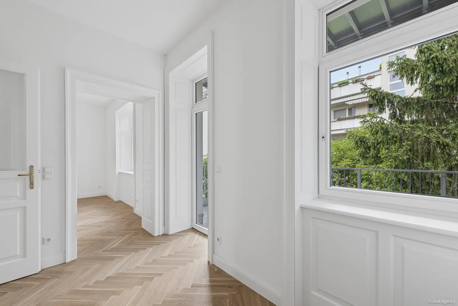 EIN WIENER ALTBAU, ZEITGEMÄSS GEDACHT