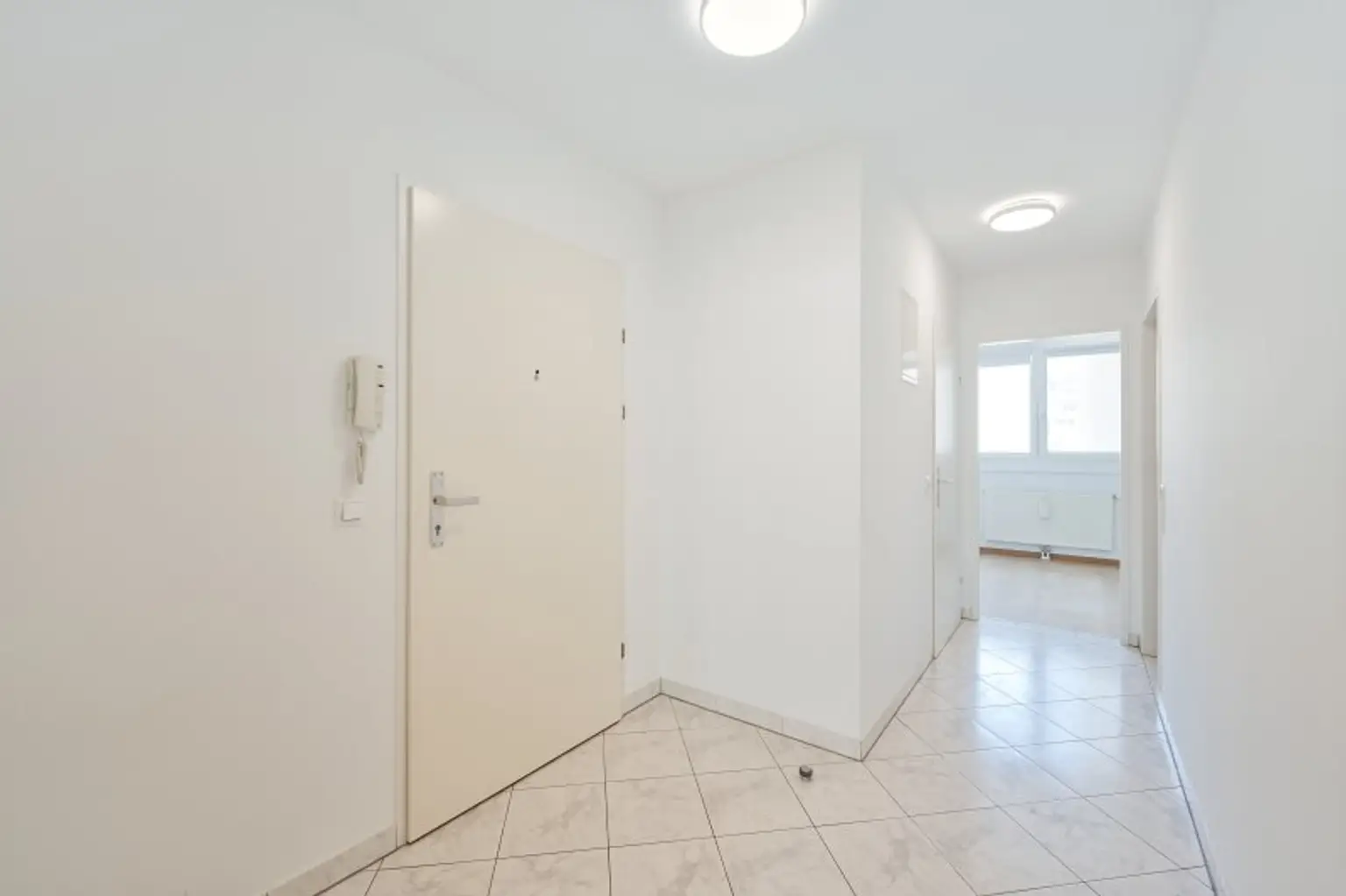 Moderne 2,5-Zimmer-Wohnung mit Balkon, Klimaanlage & hervorragender Anbindung