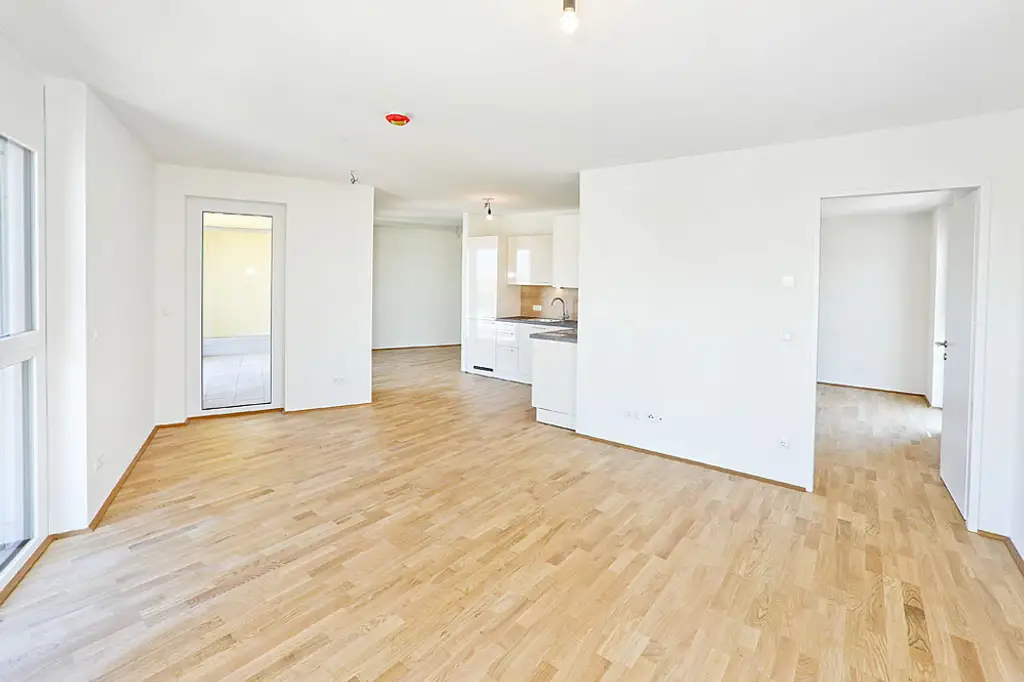 HELLE SÜDWESTLAGE MIT BALKON UND HOCHWERTIGER KÜCHE SOWIE BADEZIMMER - FUßBODENKÜHLUNG